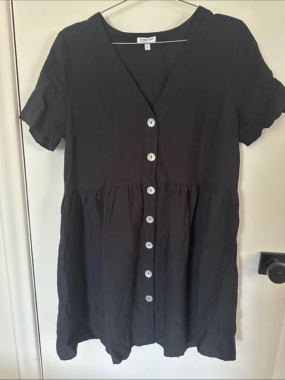 Reitmans Signature Black V-Neck Button-Front Dress
